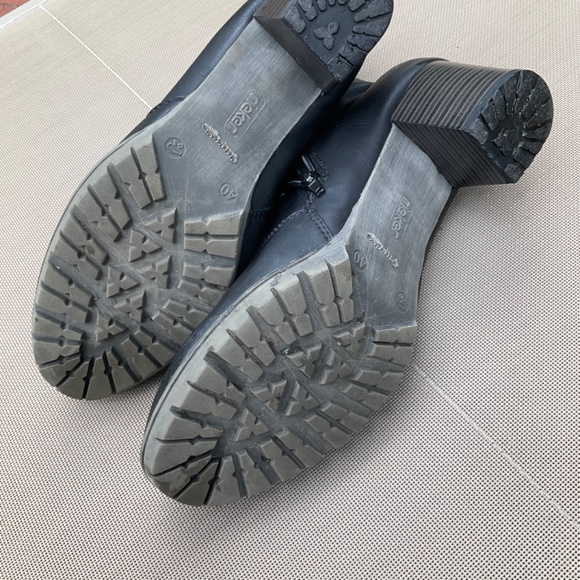 Rieker Black Leather Ankle Boot, size 40 - Picture 6 of 8